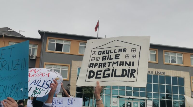 Eğitimde “Ben Yaptım Oldu” Dayatmasına,  Öğretmeni “Ucuz İş Gücü” Gören Zihniyete Hayır!